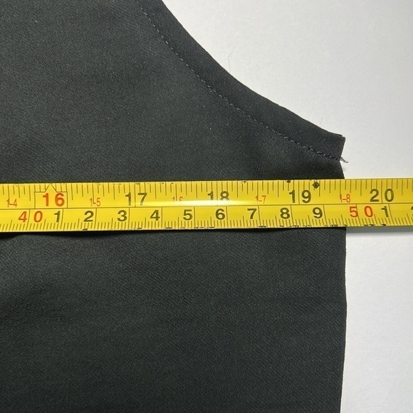 Cabi  ‘Jagger’ Black Tuxedo Pin-Tuck Pleated Button Up Sleeveless Top Layering S - Picture 10 of 11